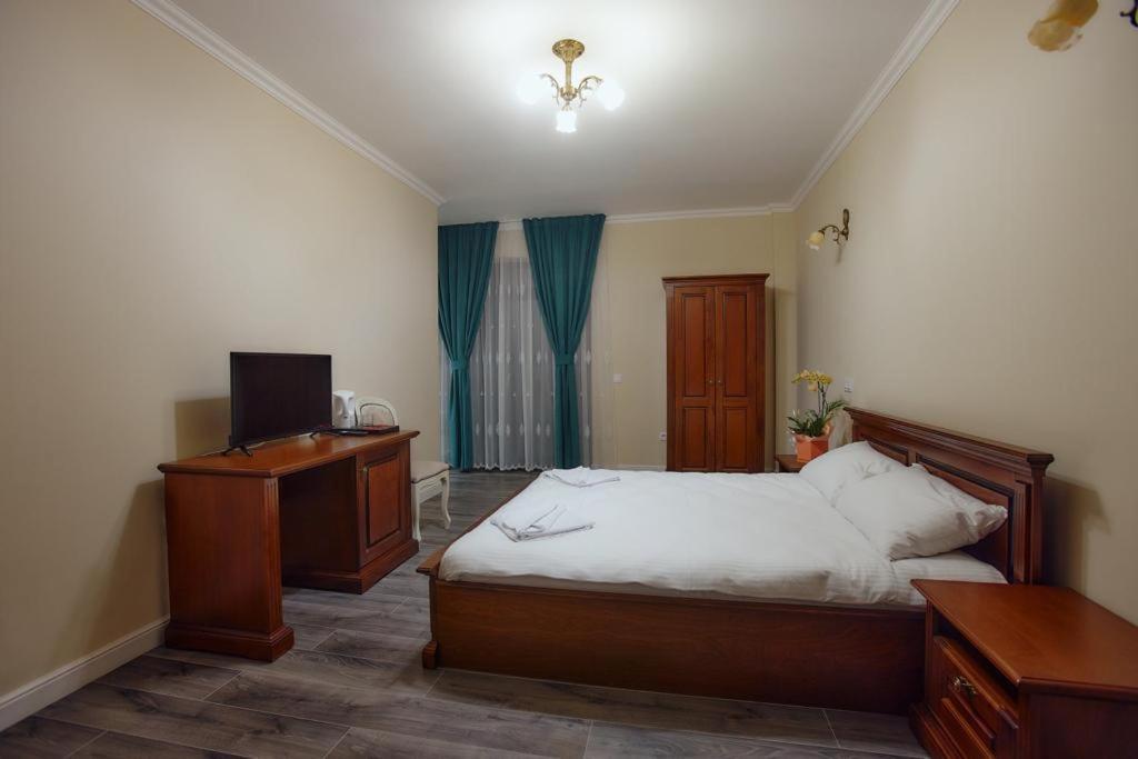 Hotel Imperium Botiz Exteriér fotografie