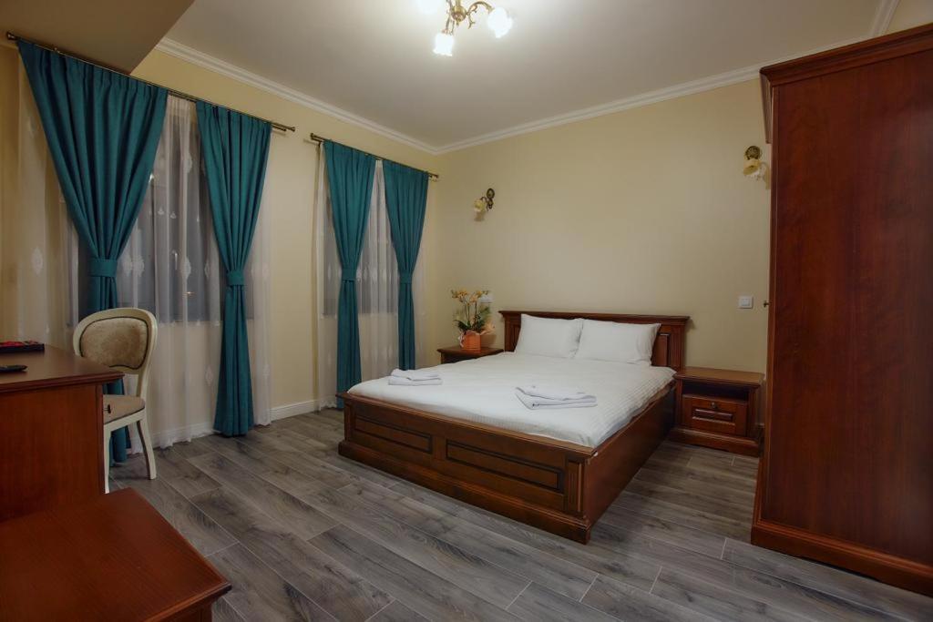 Hotel Imperium Botiz Exteriér fotografie