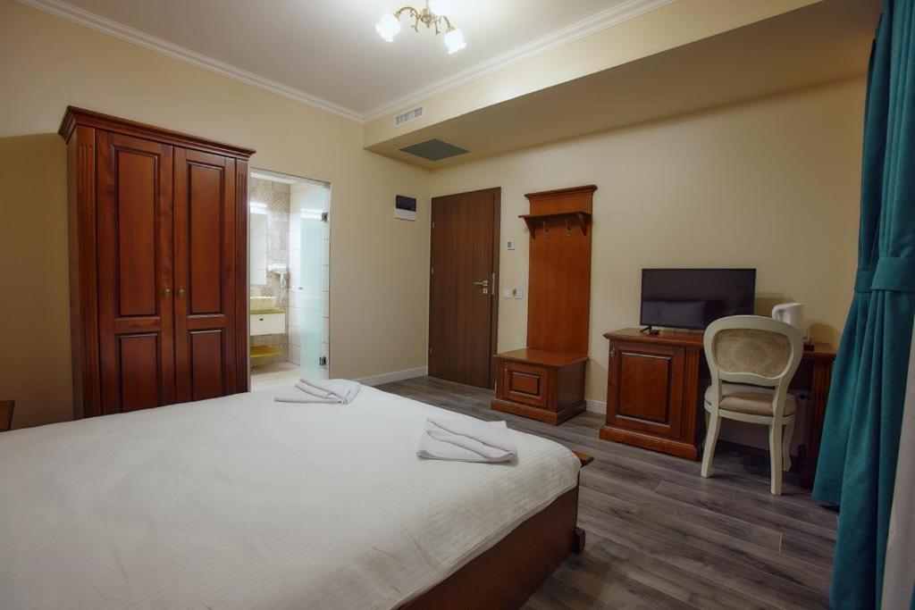 Hotel Imperium Botiz Exteriér fotografie