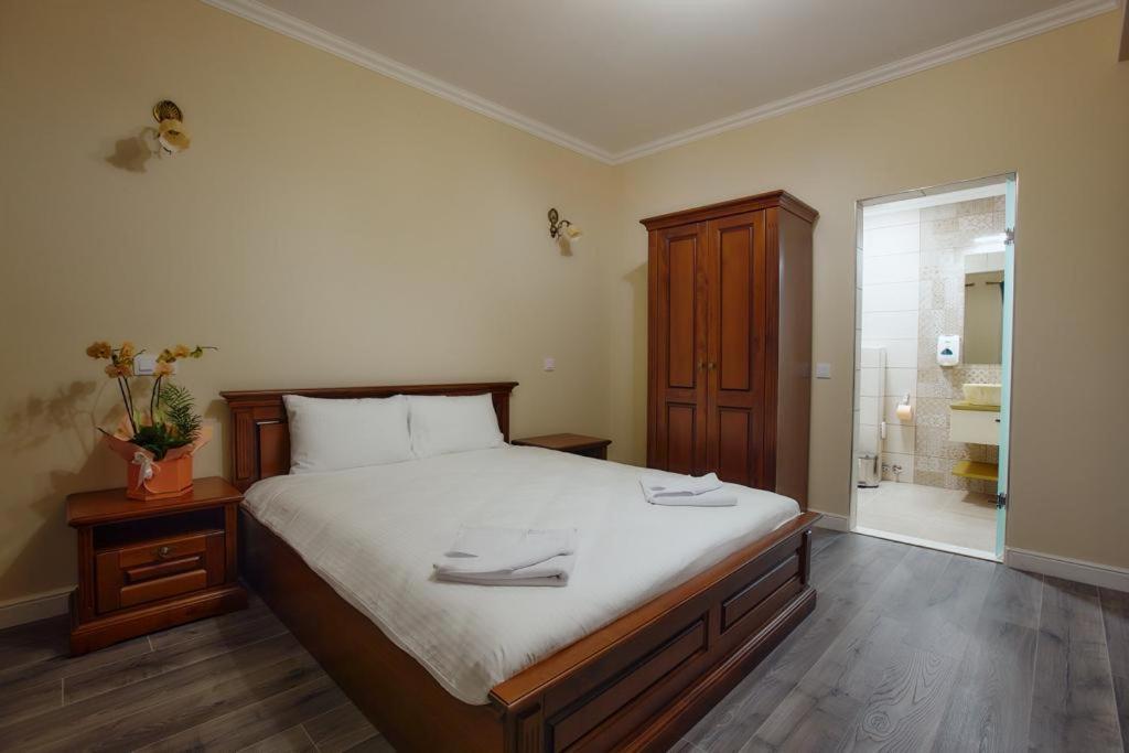Hotel Imperium Botiz Exteriér fotografie
