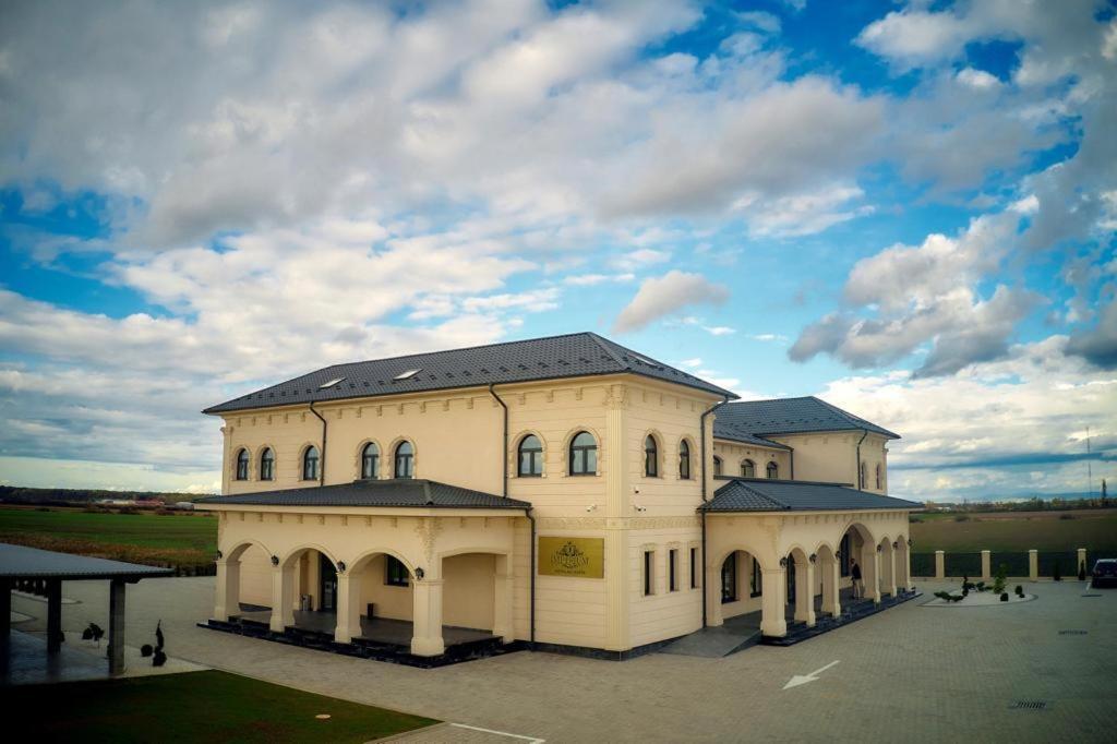 Hotel Imperium Botiz Exteriér fotografie