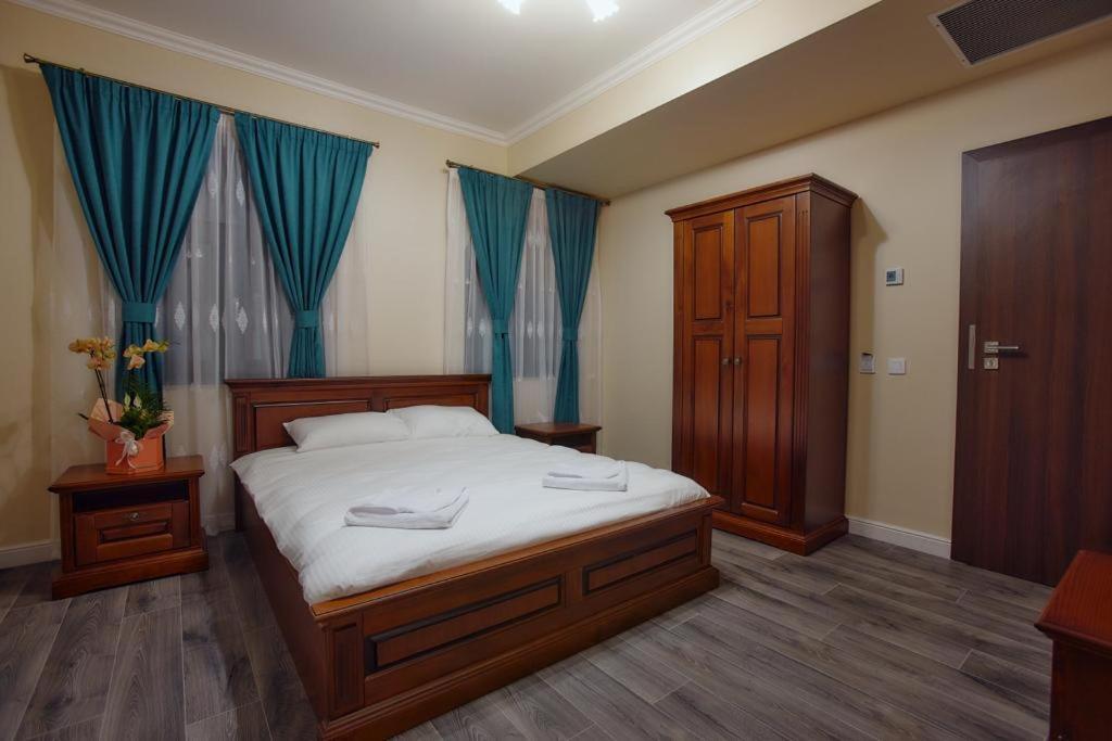 Hotel Imperium Botiz Exteriér fotografie